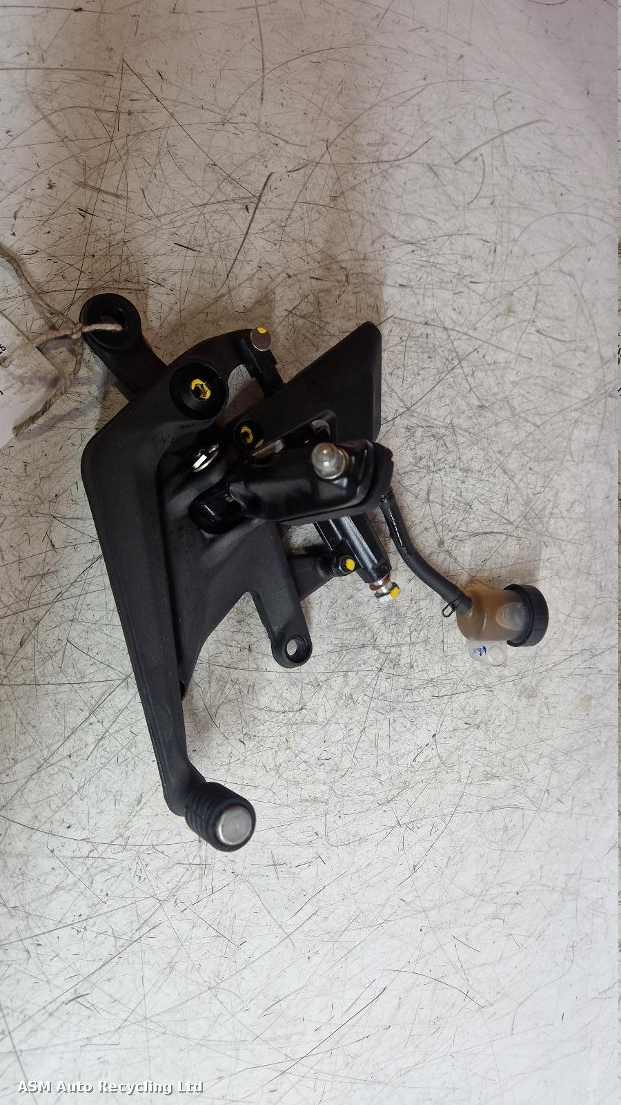 View Auto part Right Footrest Ktm 125 Duke 24 2025