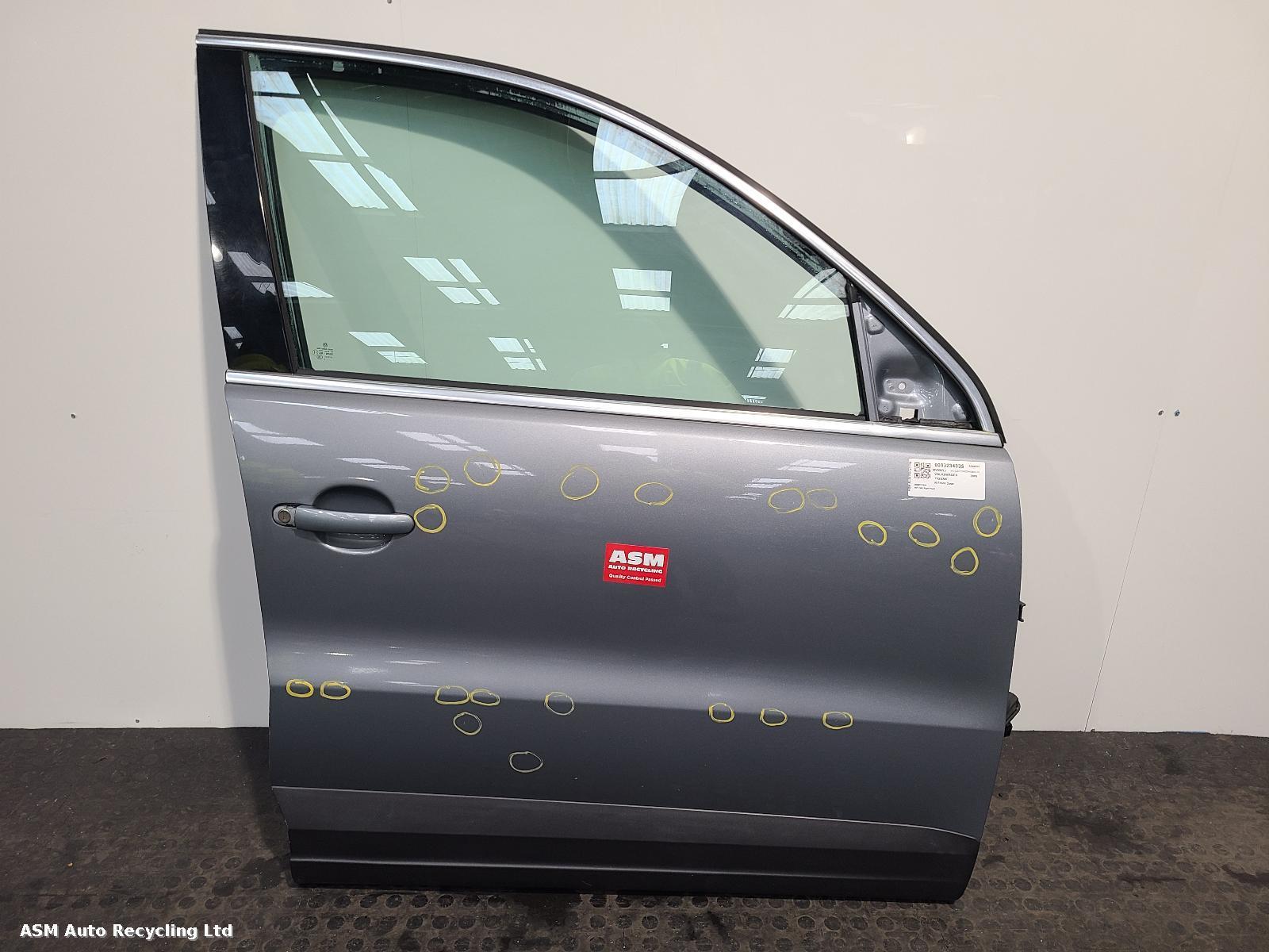 View Auto part R Front Door Volkswagen Tiguan 2009