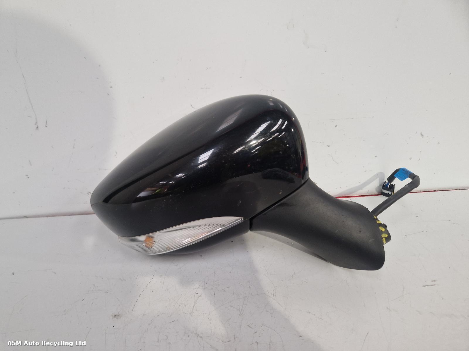 View Auto part R Door Mirror Renault Clio 2014