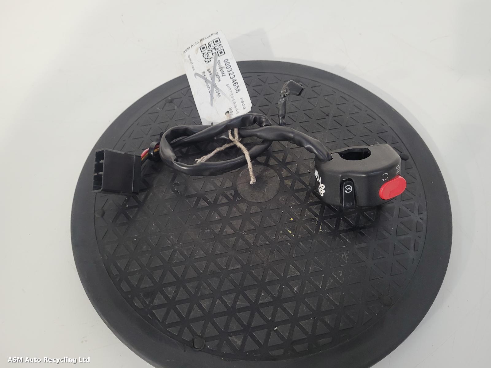 View Auto part RH Switch Gear Triumph Sprint St 1050 2009