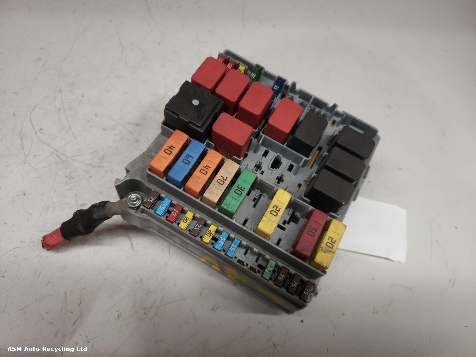 View Auto part Fuse Box Fiat 500 2008