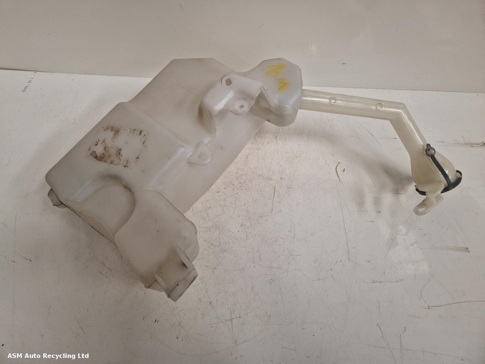 View Auto part Washer Bottle Nissan Qashqai 2014