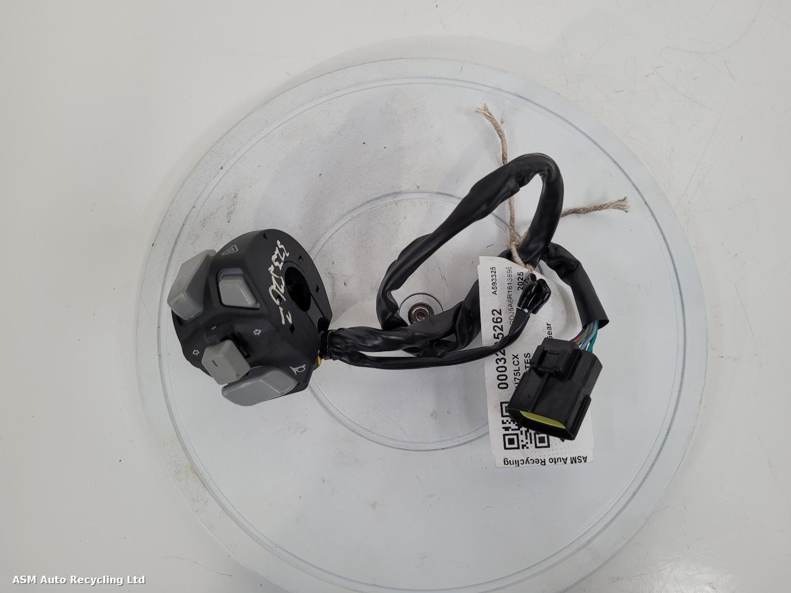 View Auto part LH Switch Gear Zontes Zt 125 2025
