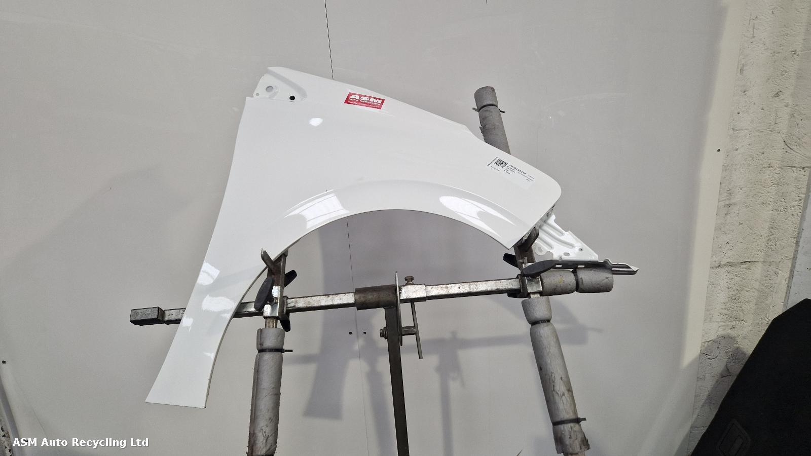 View Auto part R Wing Peugeot 208 2014