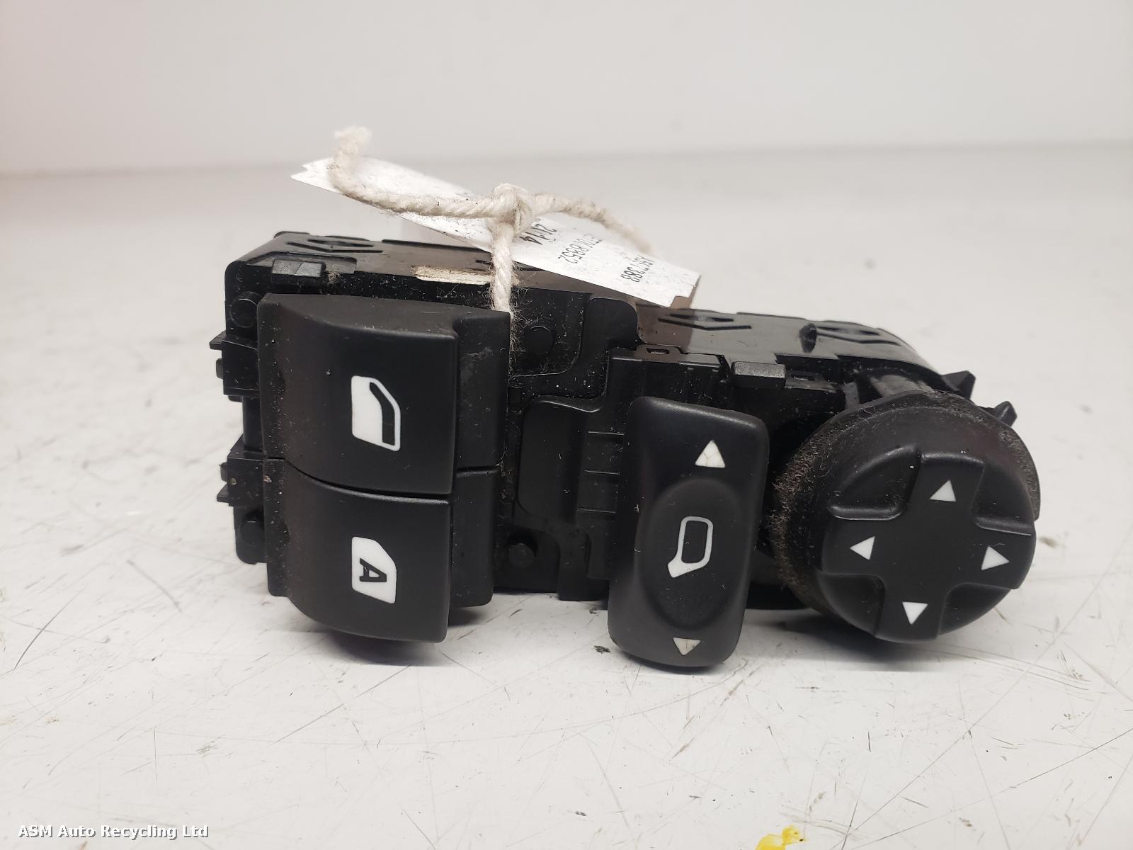 View Auto part Elect. Window Switch Peugeot 208 2014