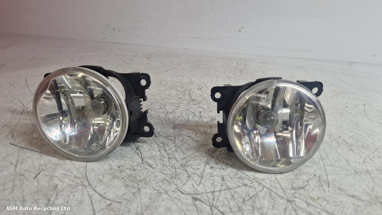 View Auto part Fog Lamp Peugeot 208 2013