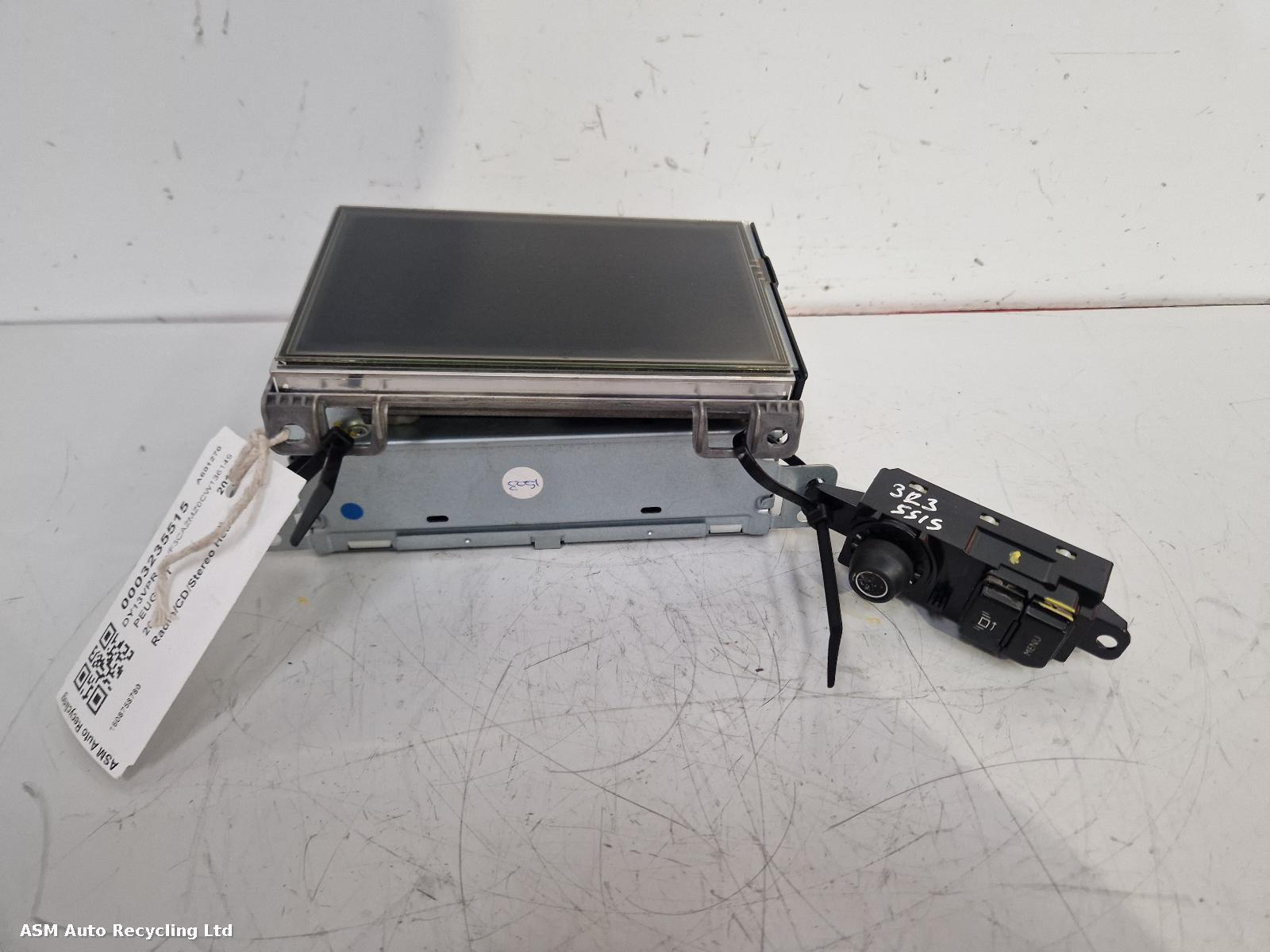View Auto part A/V Equipment Peugeot 208 2013