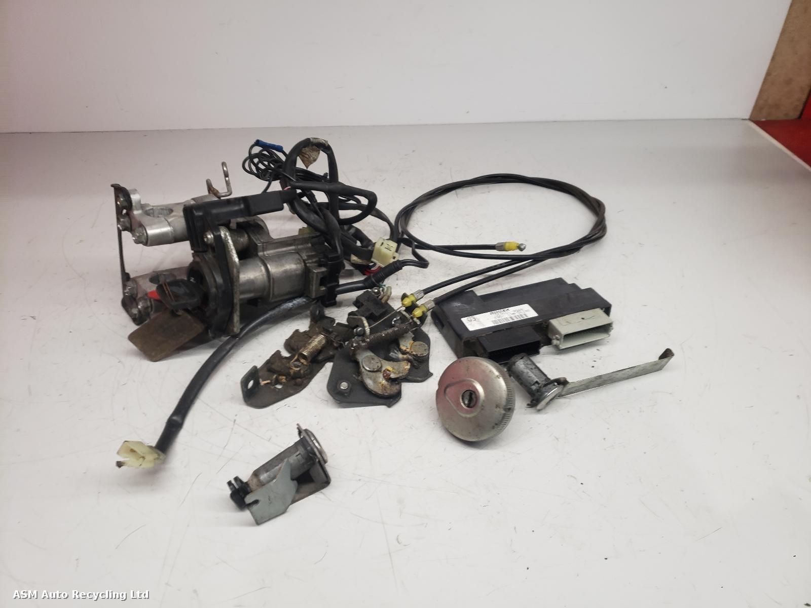 View Auto part Comp.Lock Set + Keys Honda Fjs 600 2010