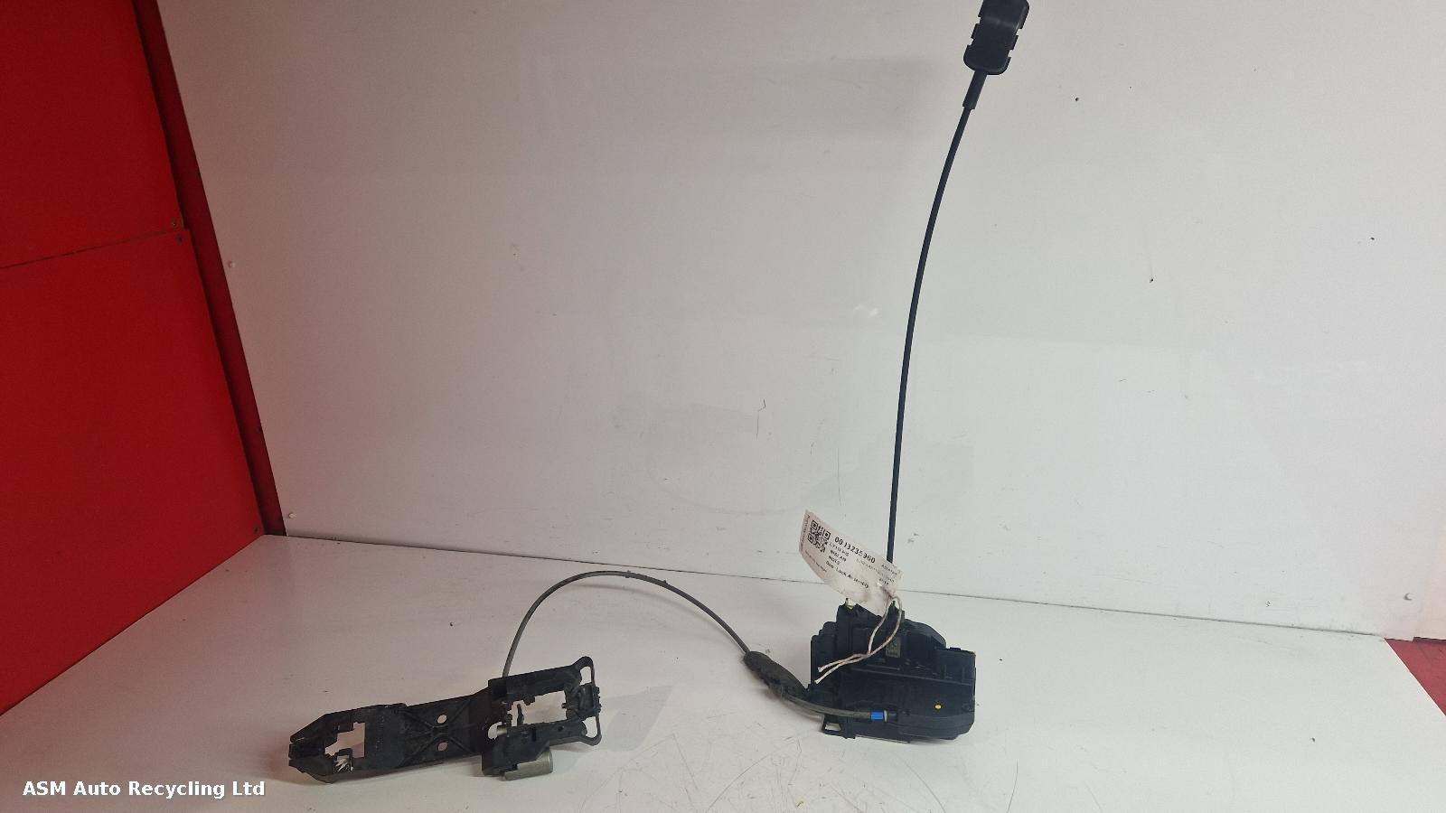 View Auto part Door Lock Assembly Nissan Note 2011