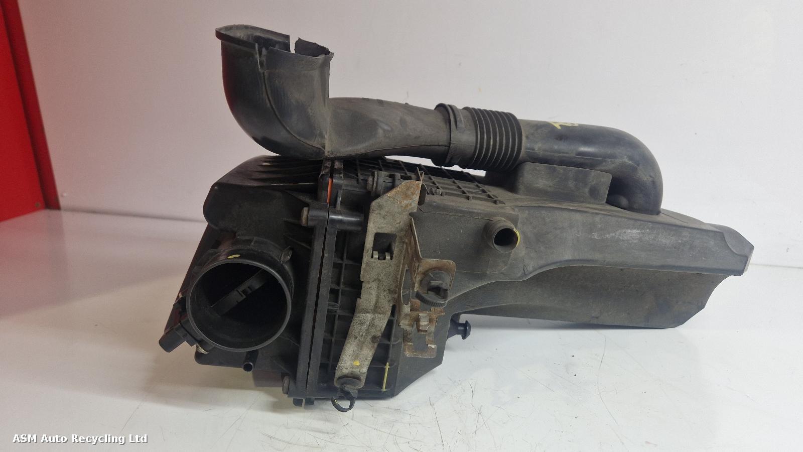 View Auto part Air Cleaner/Box Ford Fiesta 2012