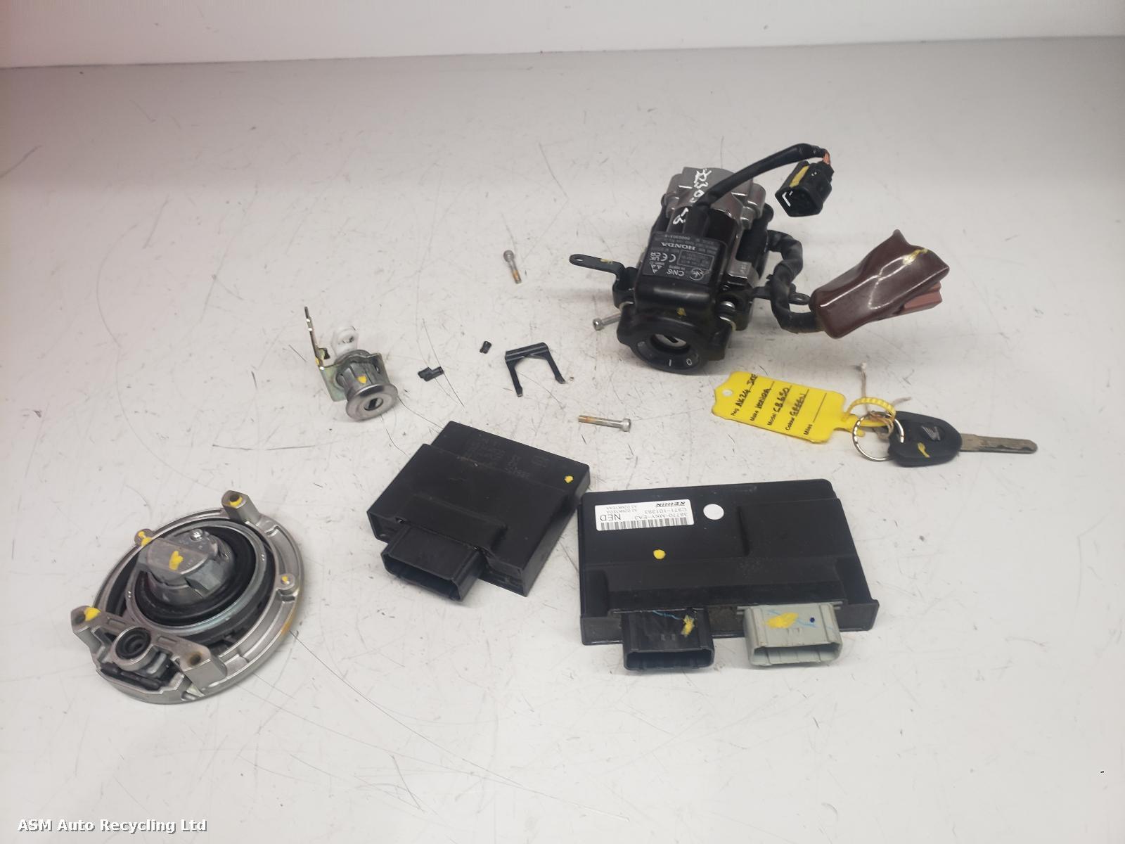 View Auto part Comp.Lock Set + Keys Honda Cbr650r 2024