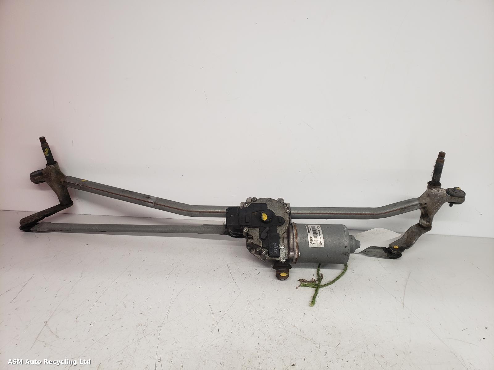 View Auto part Wiper Motor Front Vauxhall Movano 2015