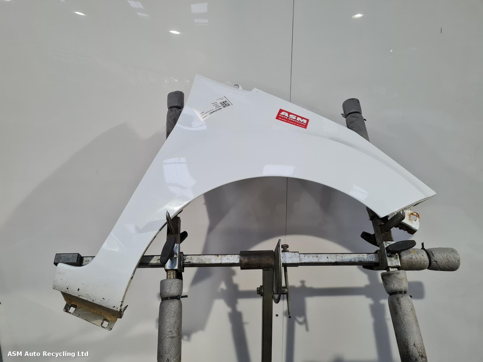 View Auto part R Wing Ford Fiesta 2014