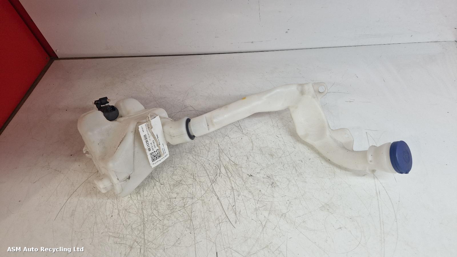 View Auto part Washer Bottle Citroen C3 2023