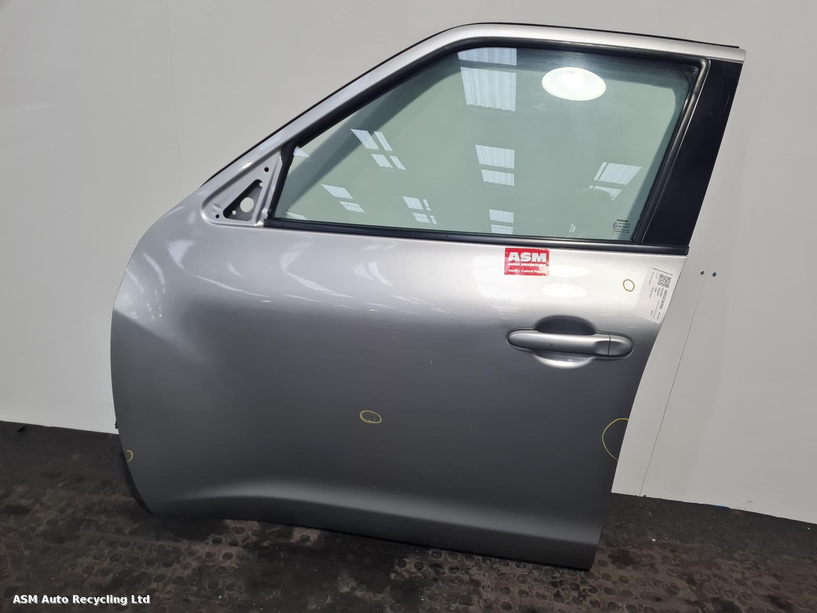 View Auto part L Front Door Nissan Juke 2013