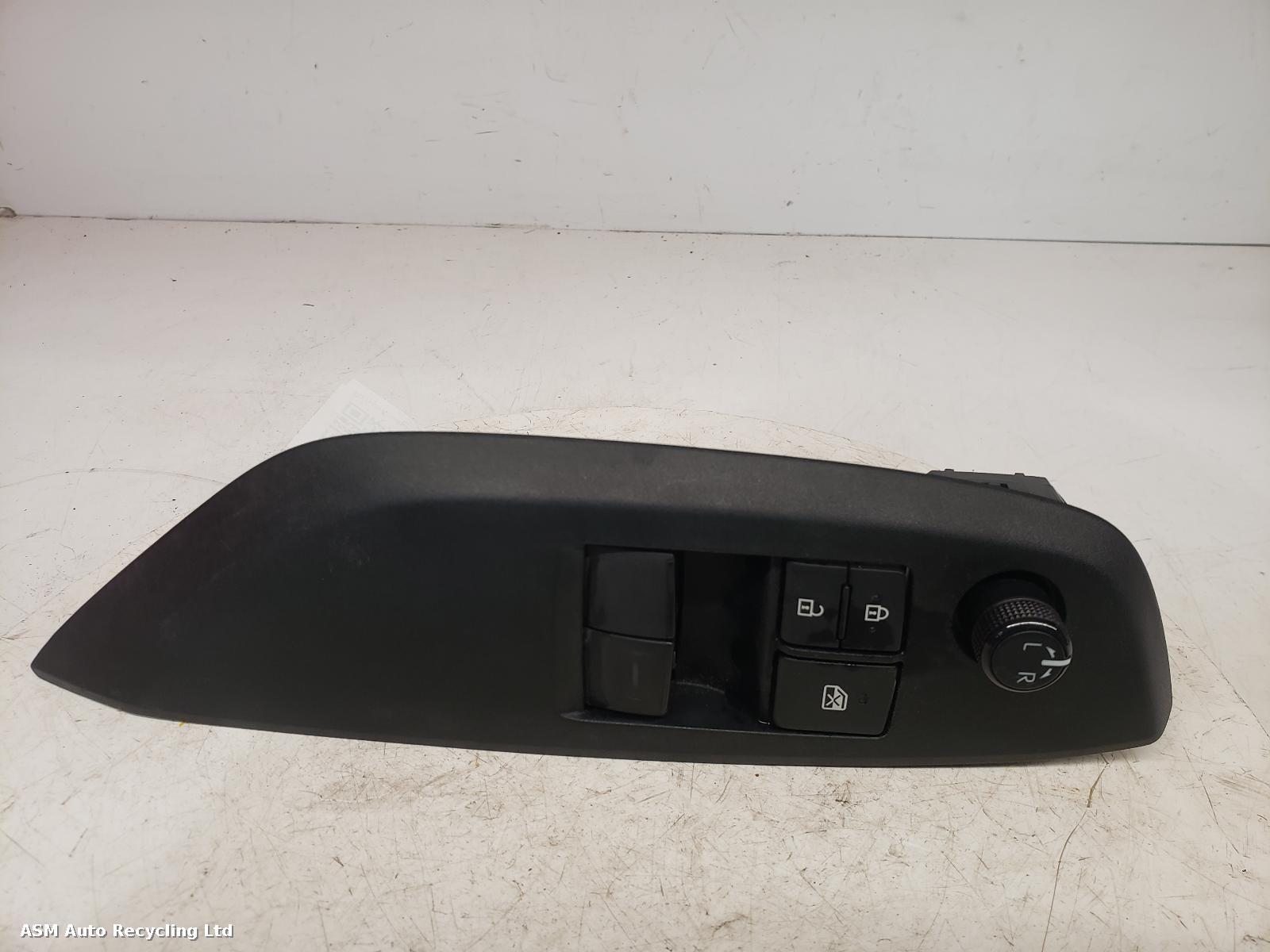 View Auto part Elect. Window Switch Toyota Yaris 2023