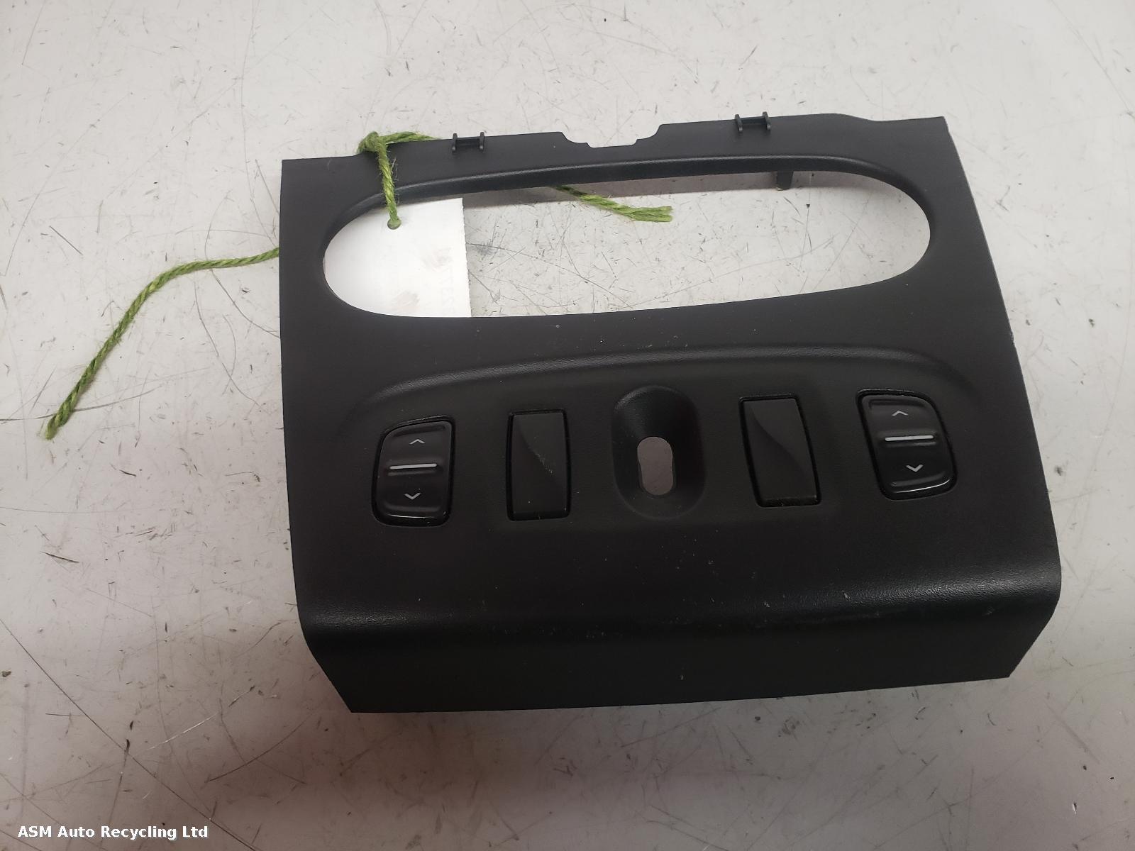 View Auto part Elect. Window Switch Dacia Sandero Stepway 2015