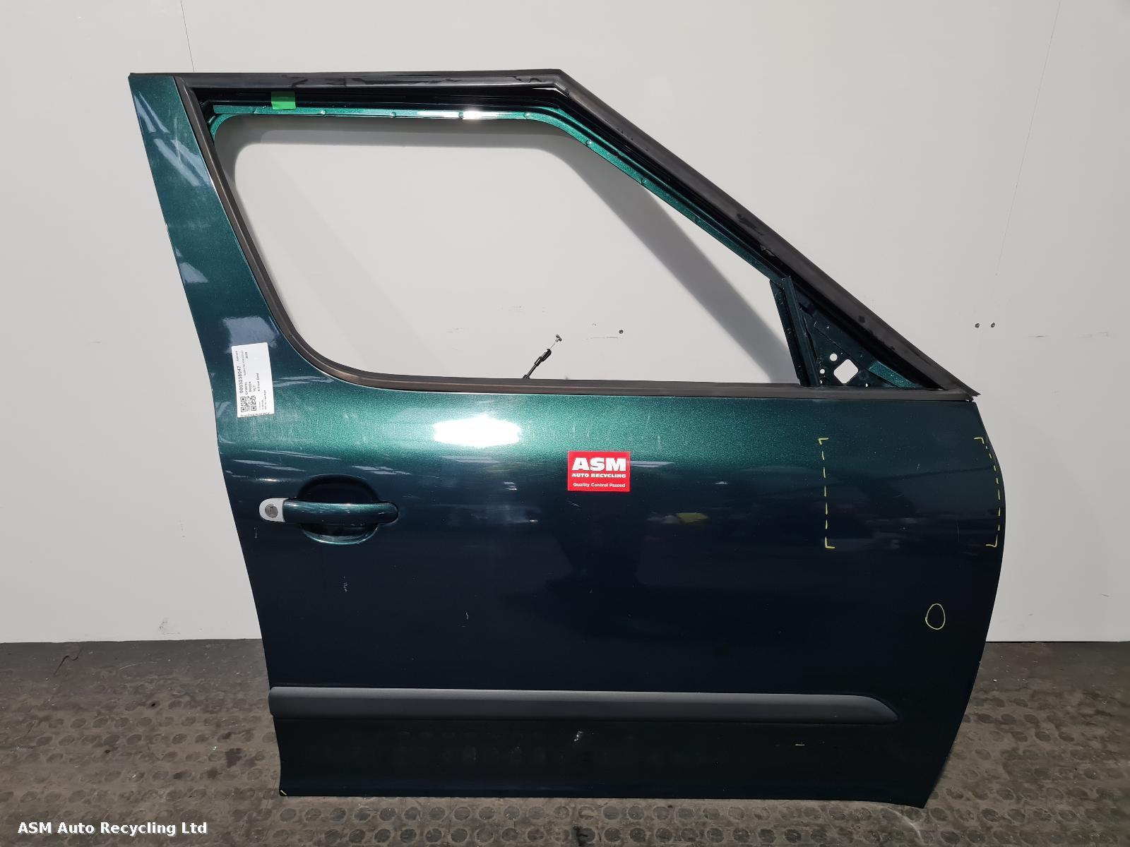 View Auto part R Front Door Skoda Yeti 2009