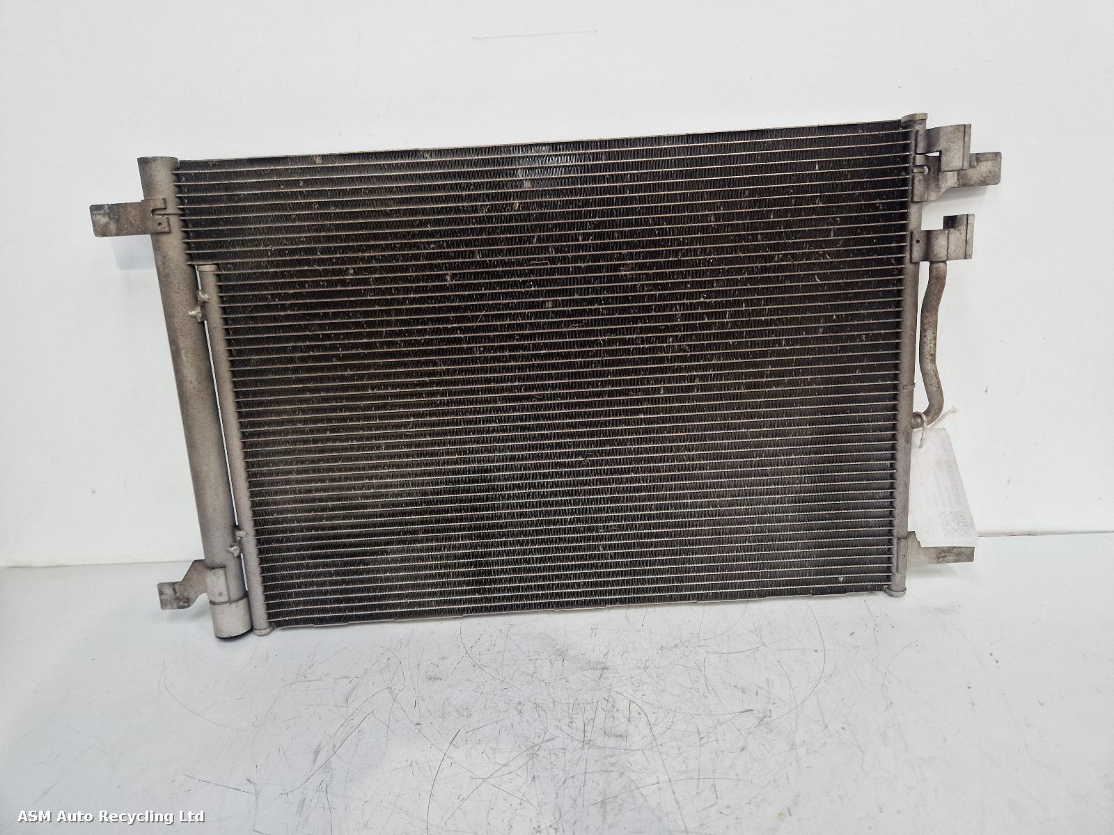 View Auto part Condenser Volkswagen Golf 2019