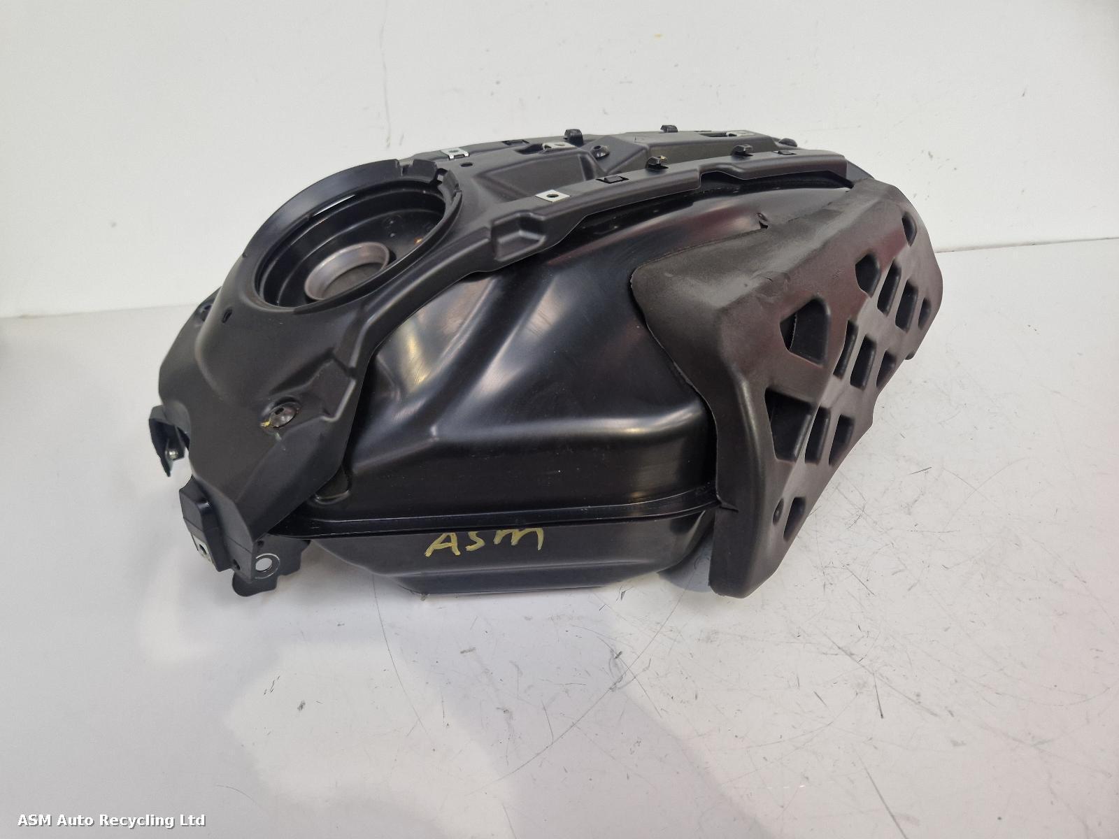 View Auto part Fuel Tank Yamaha Xsr700 2024