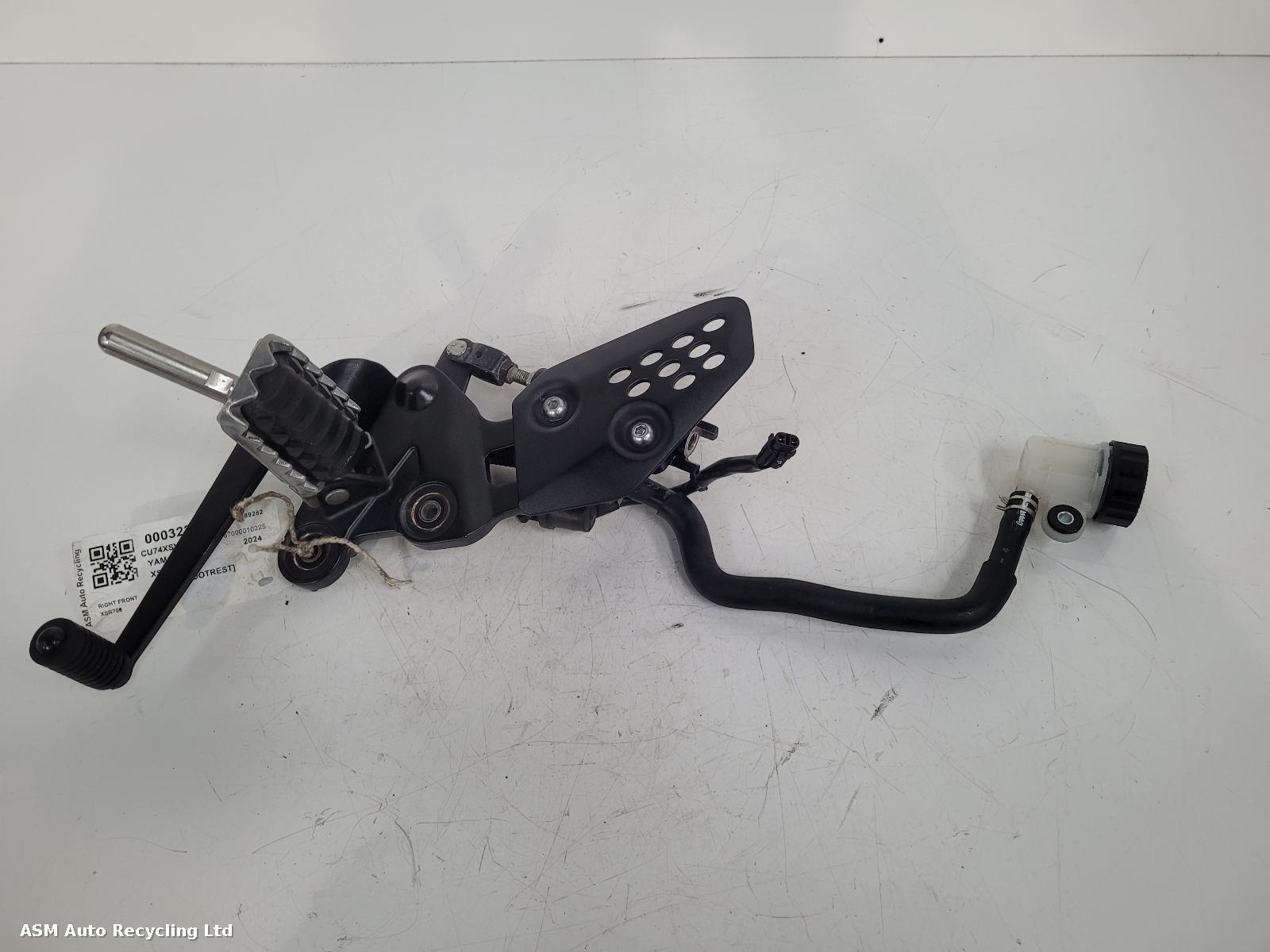 View Auto part Right Footrest Yamaha Xsr700 2024