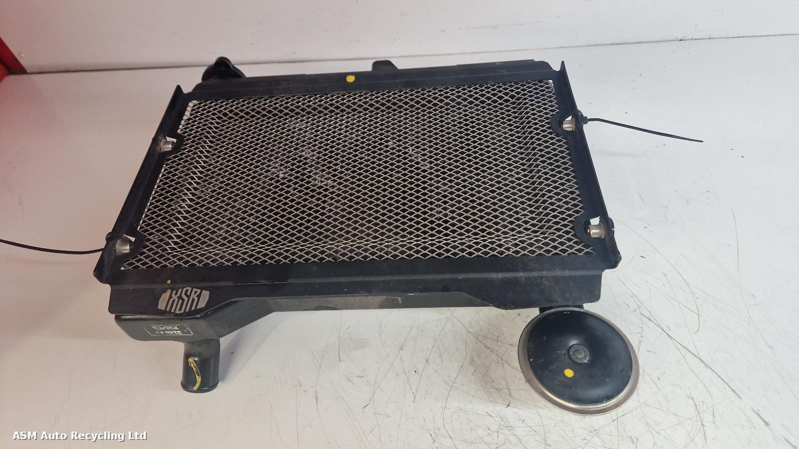 View Auto part Radiator Yamaha Xsr700 2024