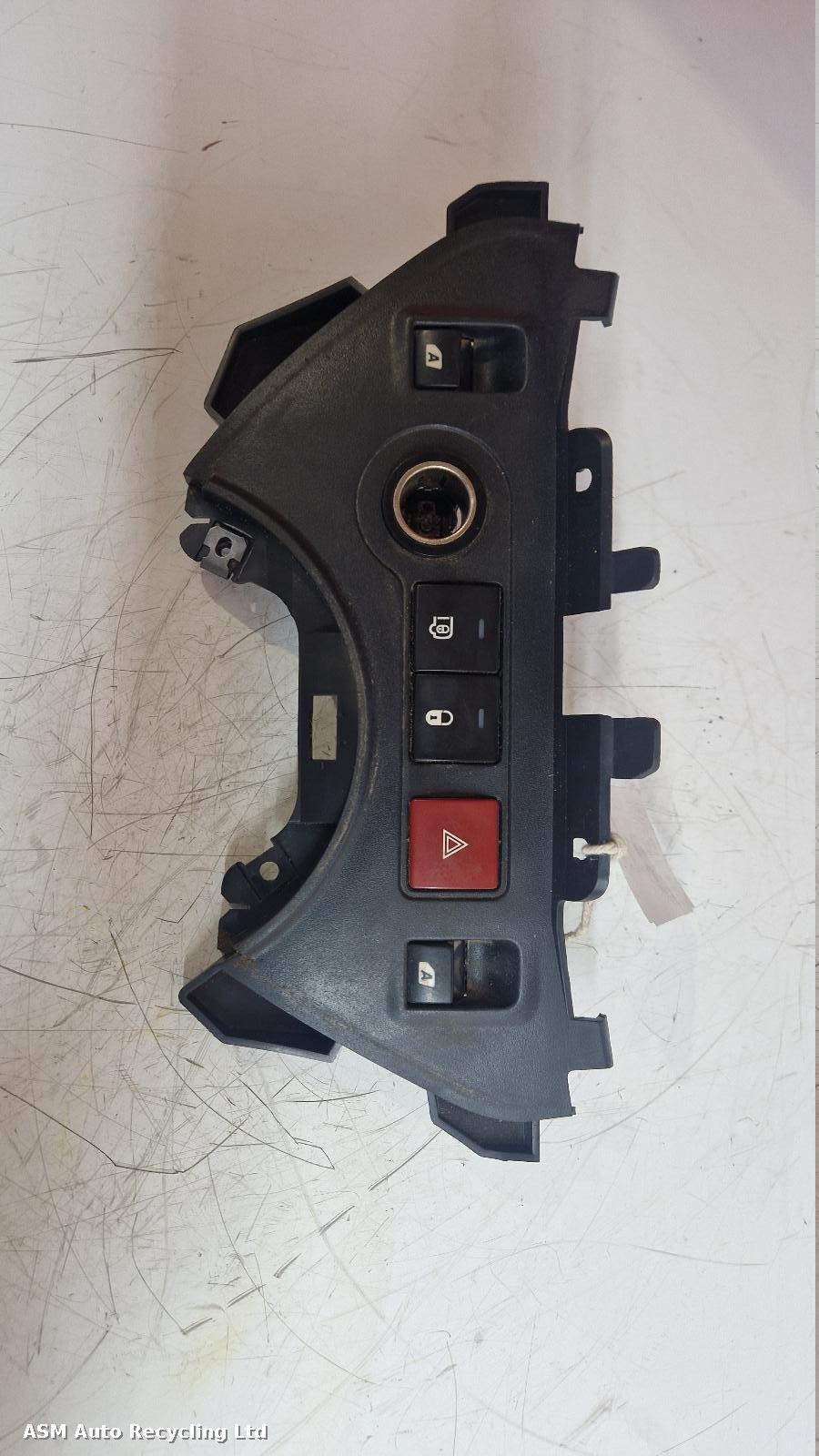 View Auto part Elect. Window Switch Citroen Berlingo 2015