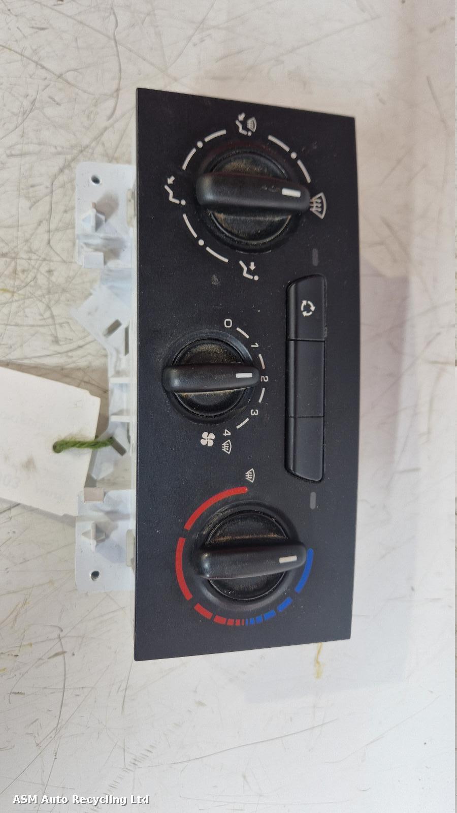 View Auto part Heater/AC Controller Peugeot Partner 2014