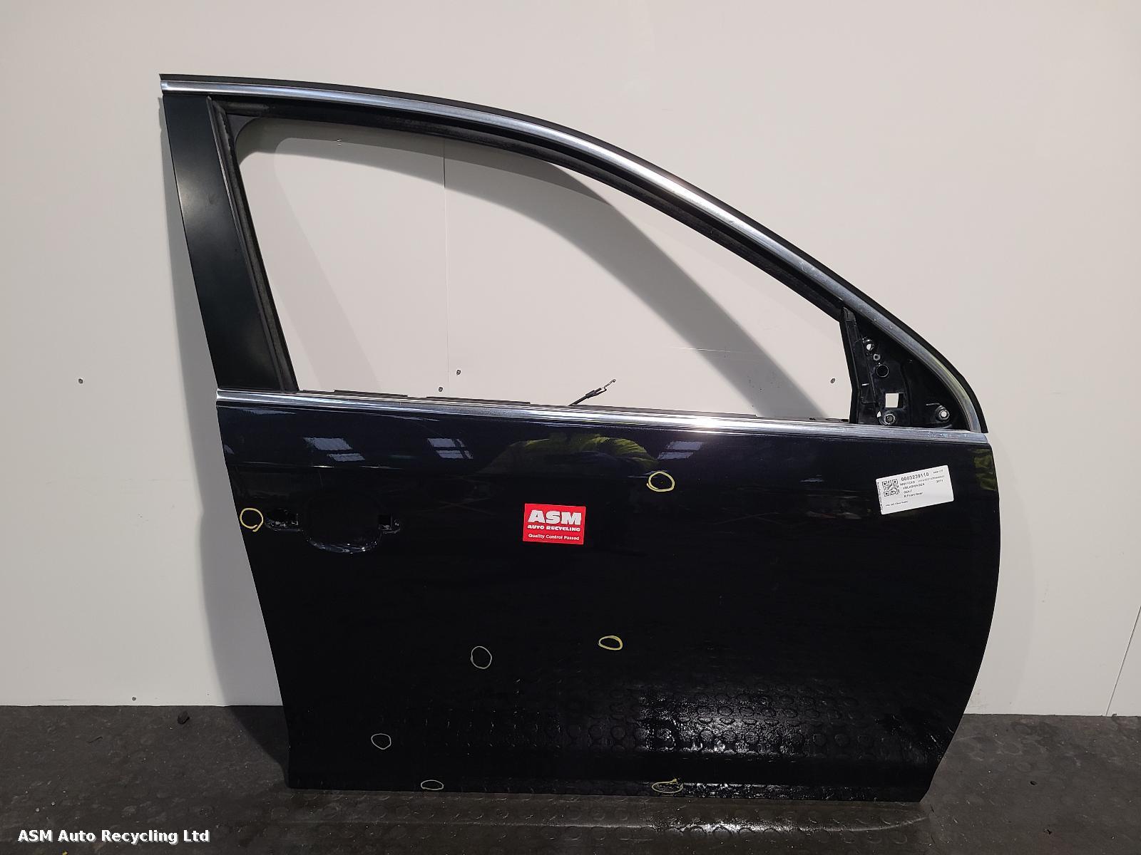 View Auto part R Front Door Volkswagen Golf 2011
