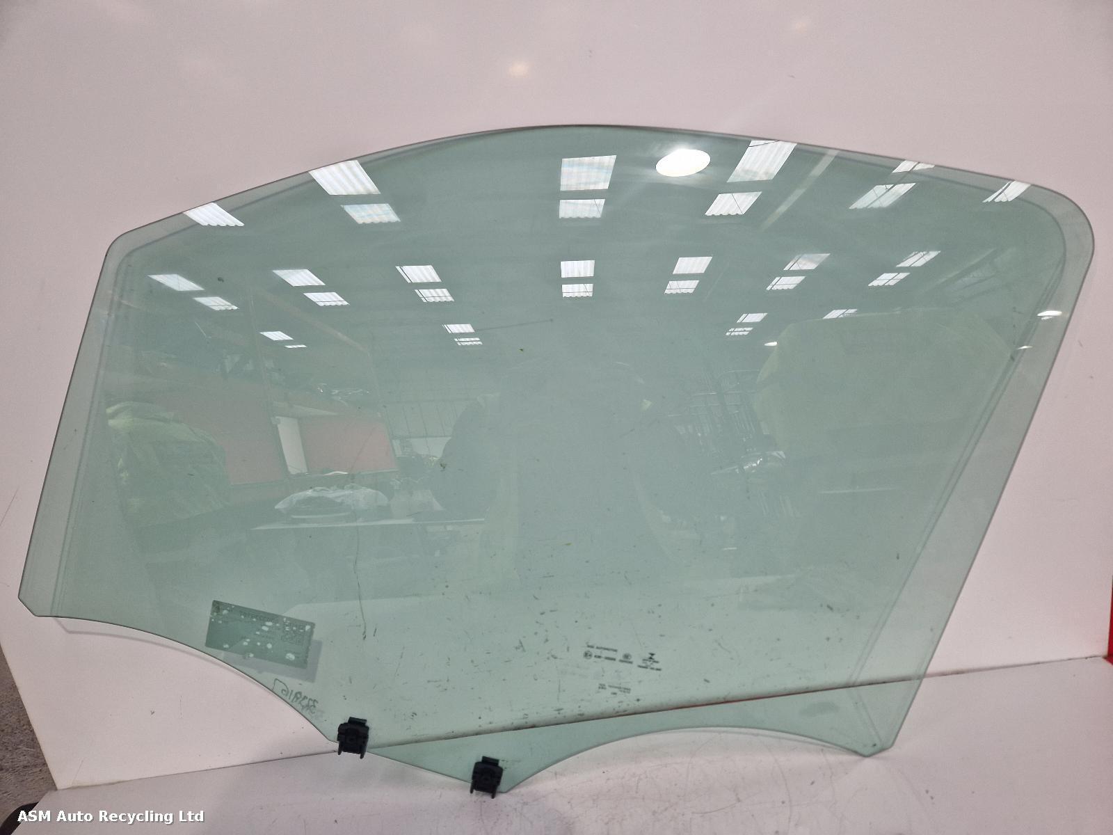 View Auto part LF Door Window Citroen Dispatch 2017