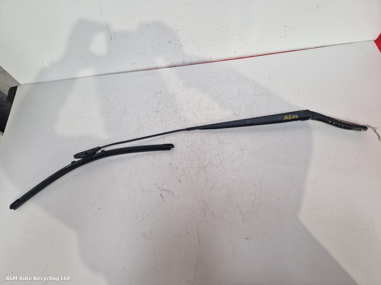 View Auto part Wiper Arm Citroen Dispatch 2017
