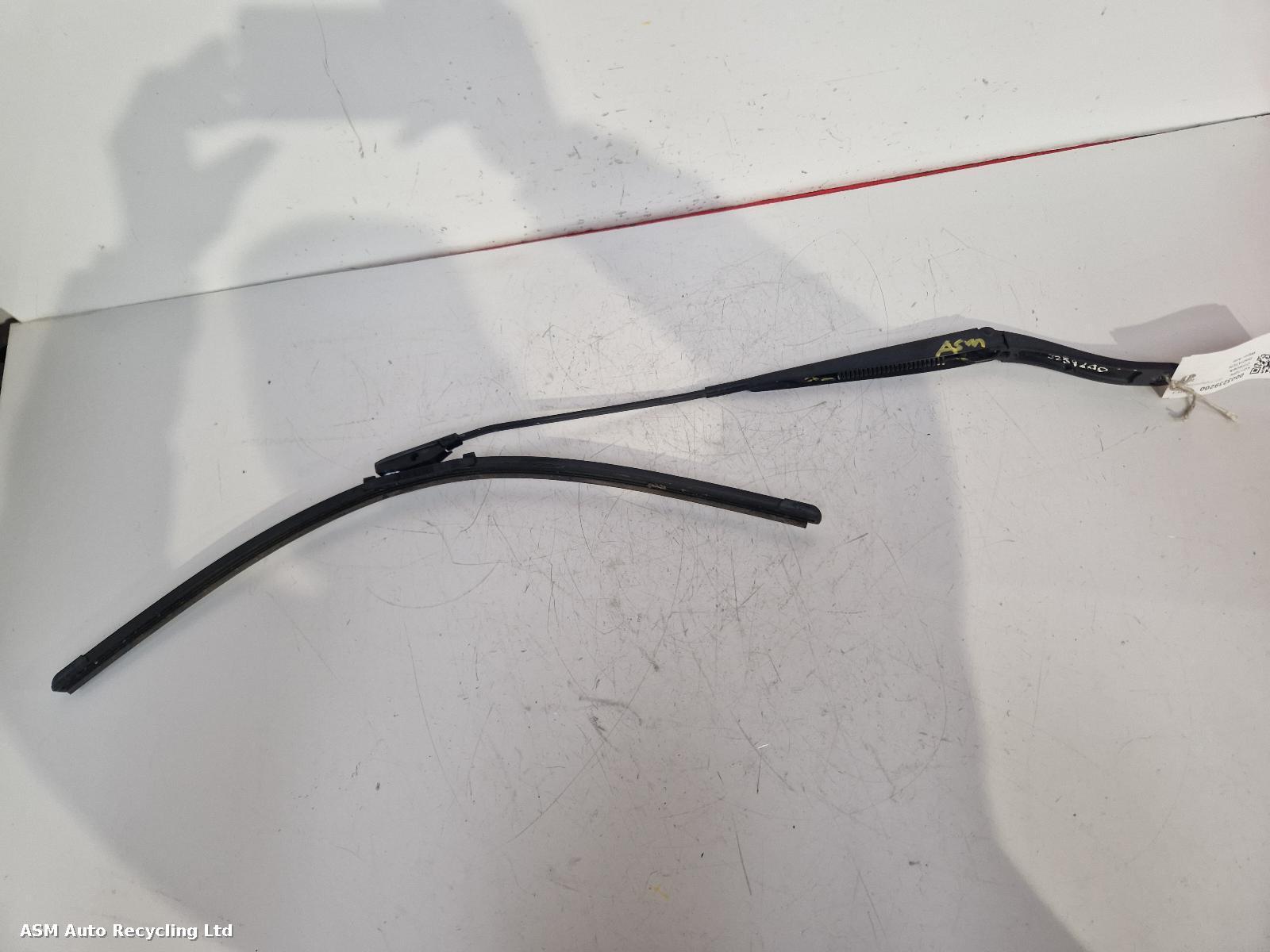 View Auto part Wiper Arm Citroen Dispatch 2017