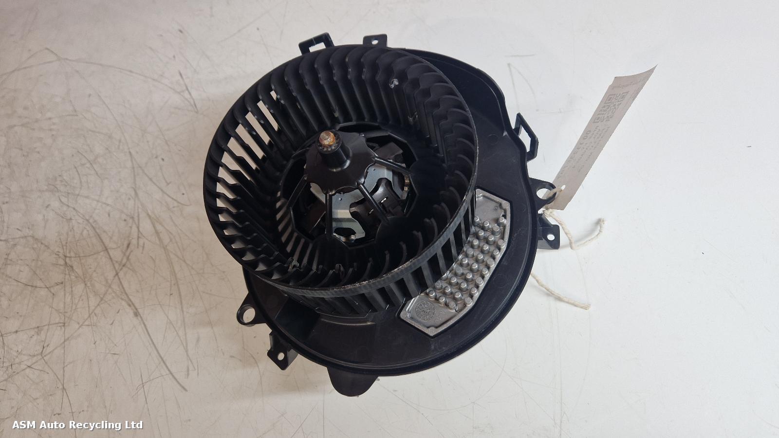 View Auto part Heater Motor/Assembly Volkswagen Passat 2016