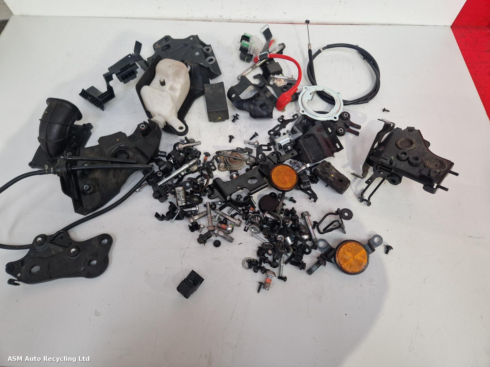 View Auto part Misc Yamaha Xsr700 2024