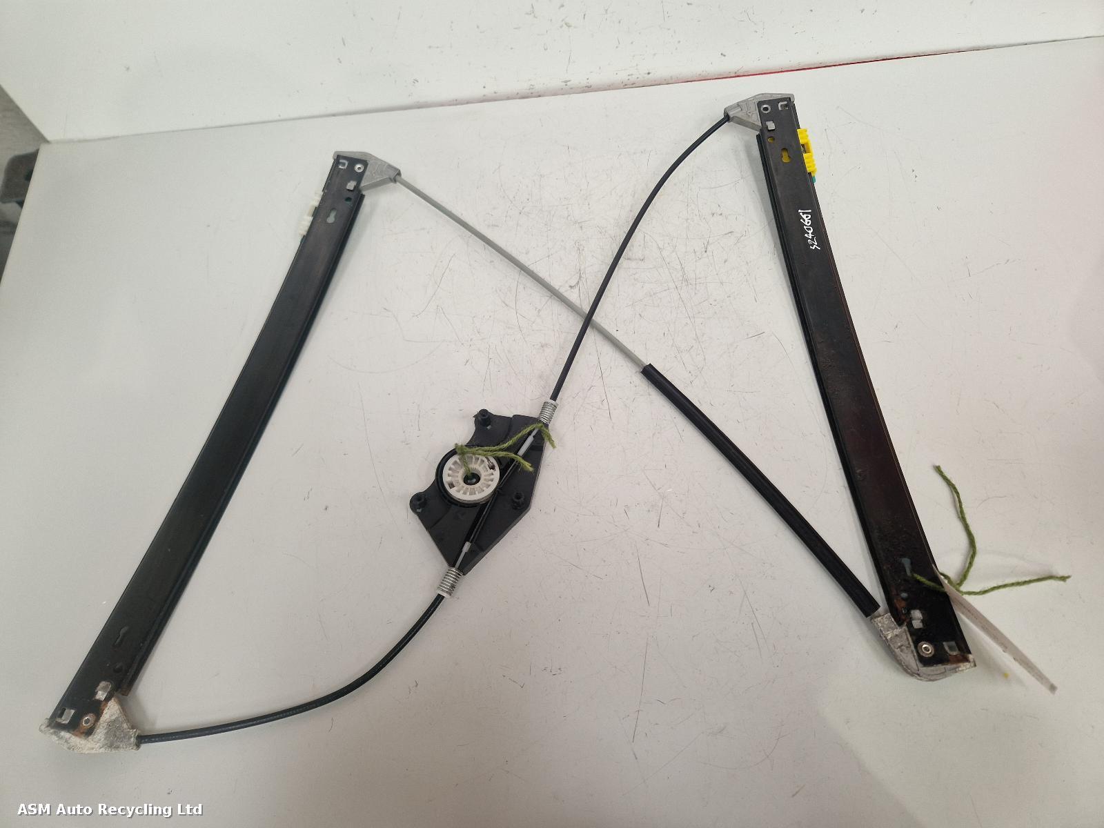 View Auto part RF Window Regulator Porsche Cayenne 2005