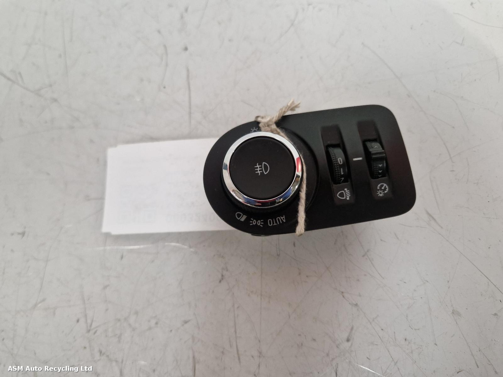 View Auto part Headlight Switch Vauxhall Astra 2016