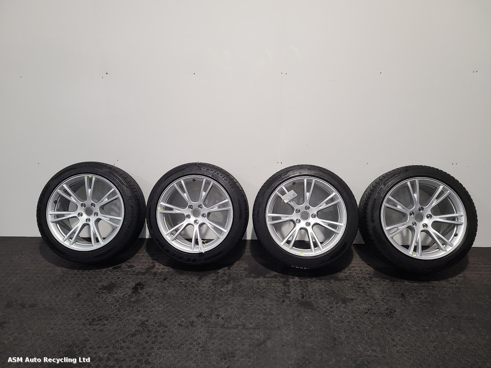 View Auto part Wheel Set Tesla Model Y 2022