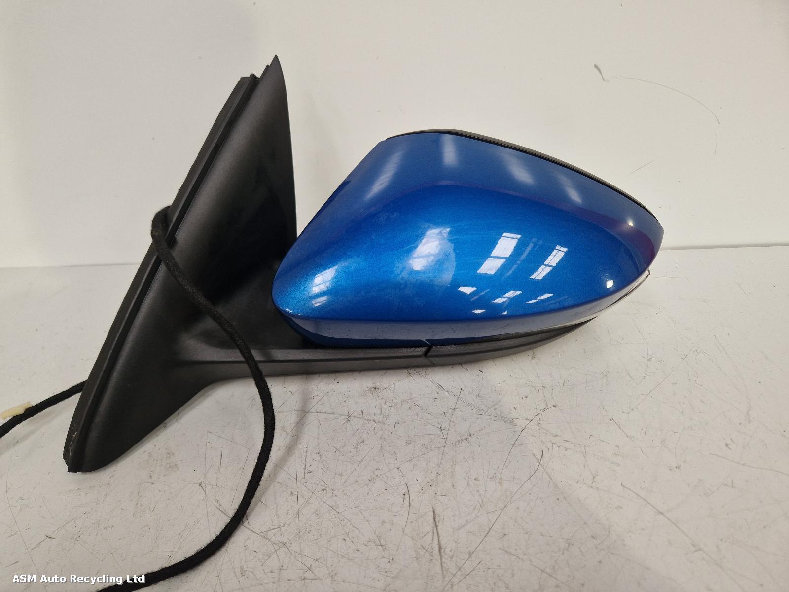 View Auto part L Door Mirror Skoda Octavia 2018