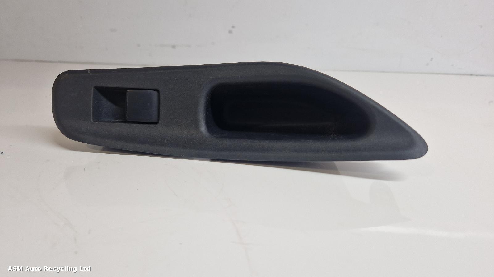 View Auto part Elect. Window Switch Toyota Yaris Cross 2023