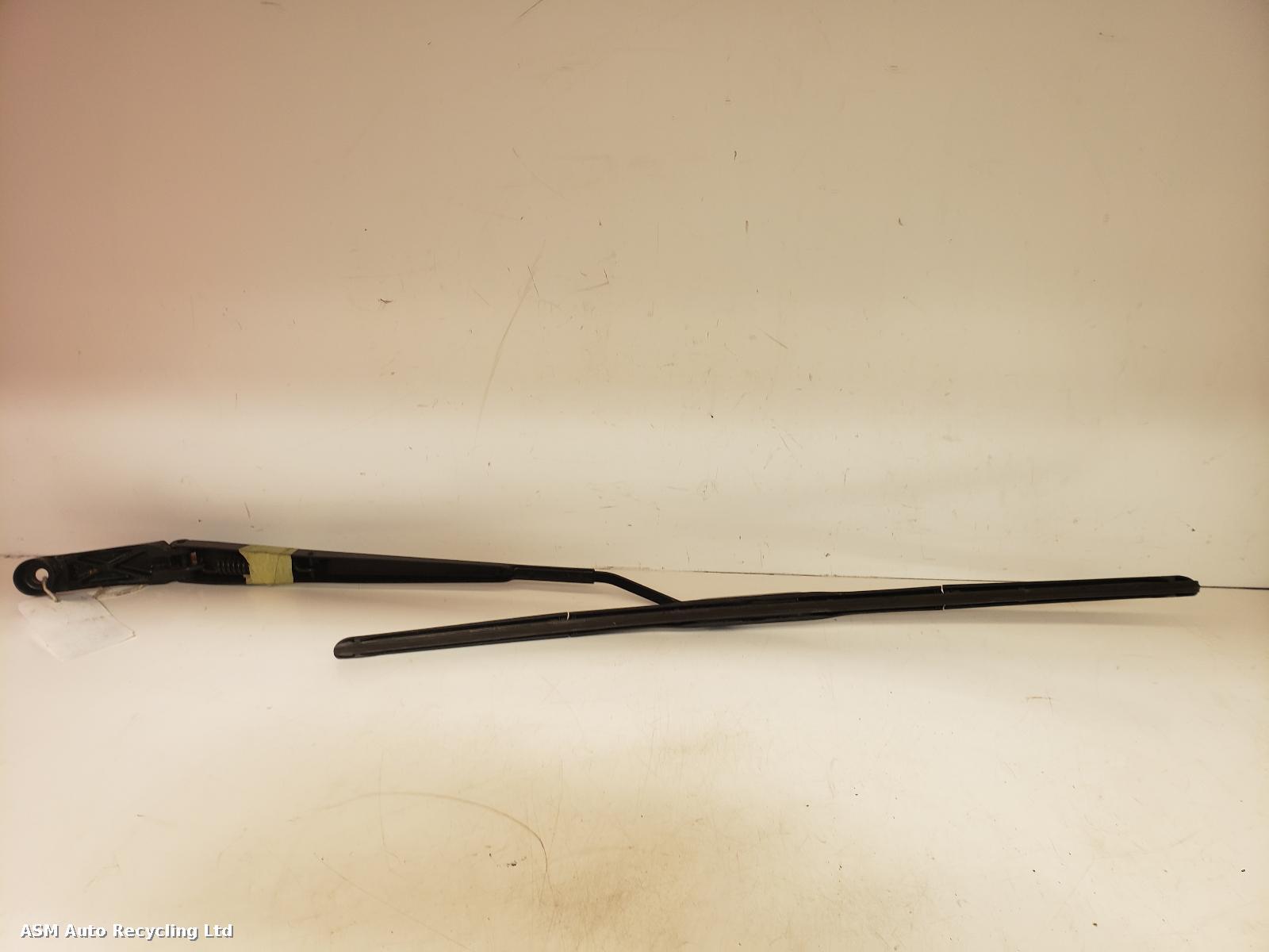 View Auto part Wiper Arm Toyota Yaris Cross 2023