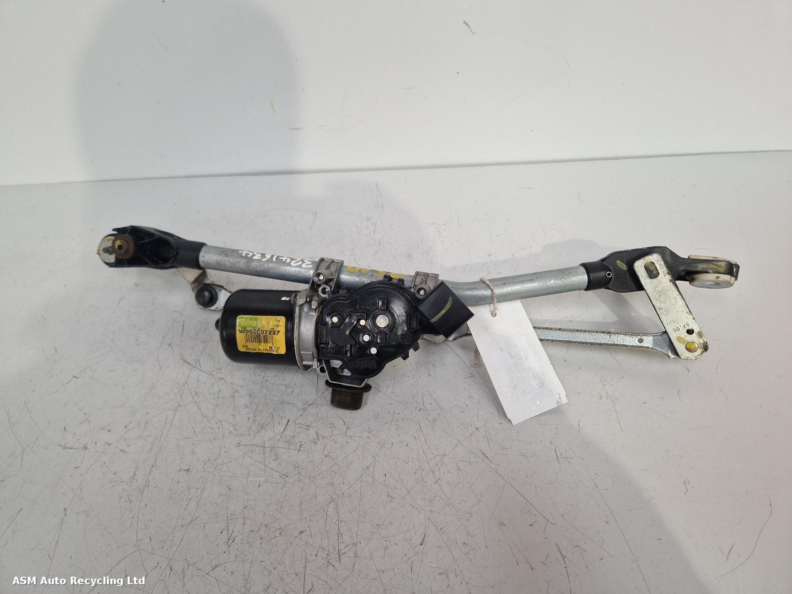 View Auto part Wiper Motor Front Renault Megane 2011