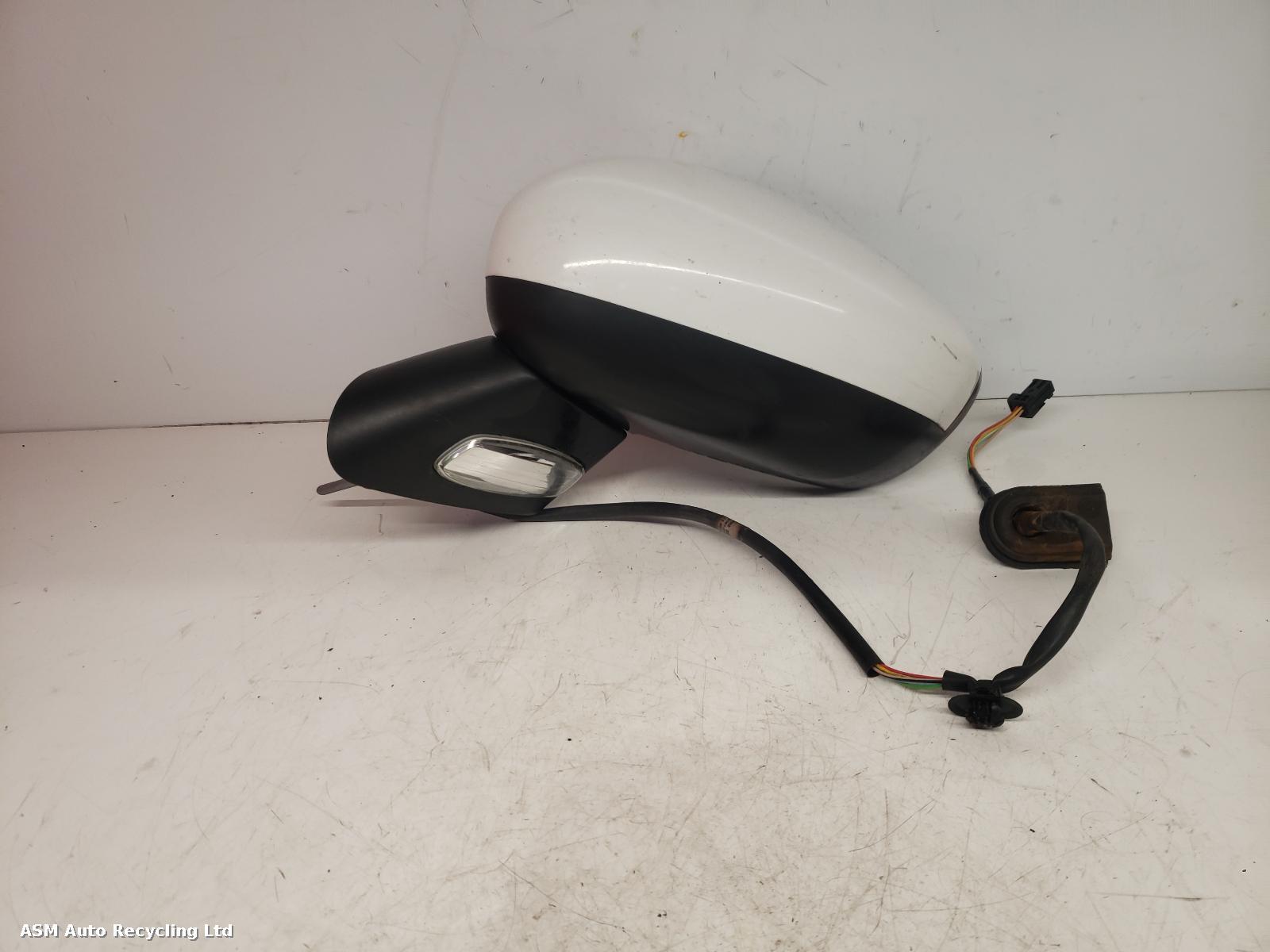 View Auto part L Door Mirror Citroen C3 2013