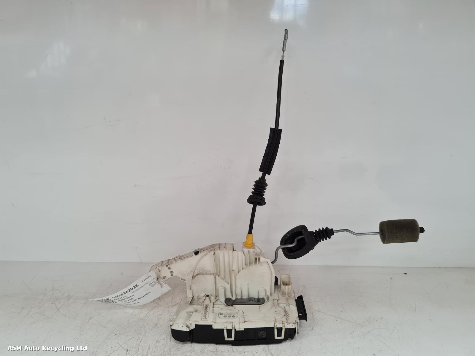 View Auto part Door Lock Assembly Mercedes C Class 2013