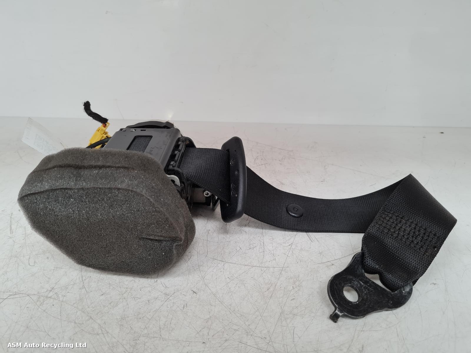 View Auto part Seat Belt Mercedes C Class 2013