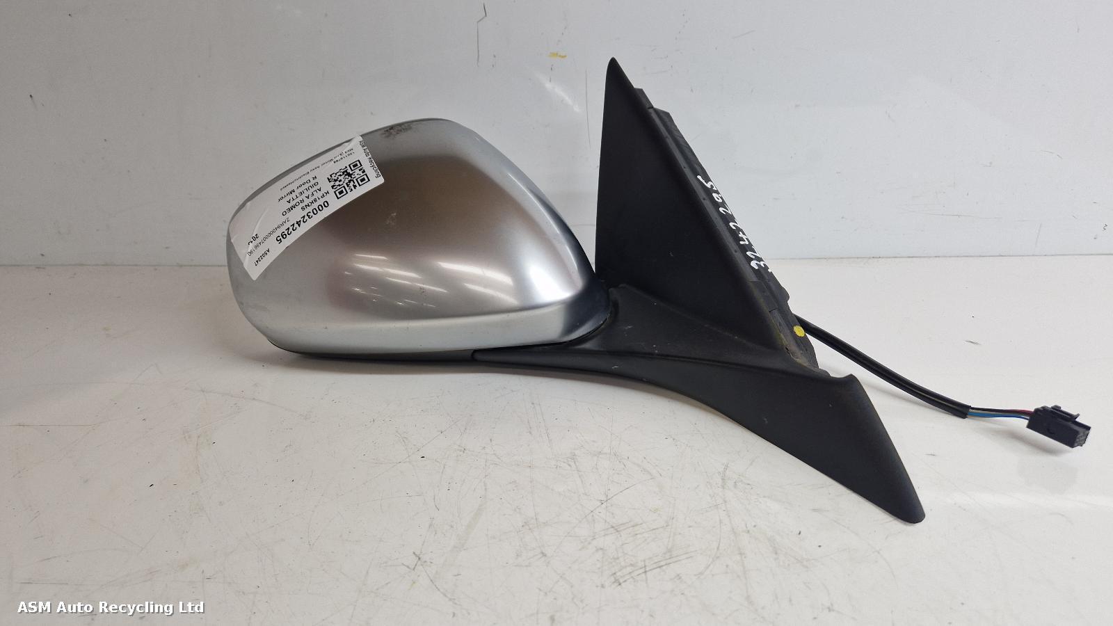 View Auto part R Door Mirror Alfa Romeo Giulietta 2018
