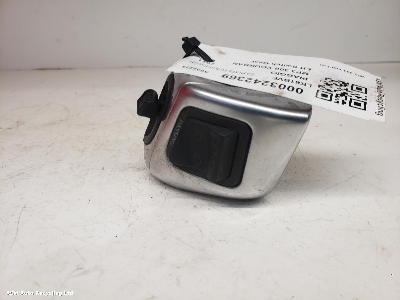 View Auto part LH Switch Gear Piaggio Mp3 300 Yourban 2011