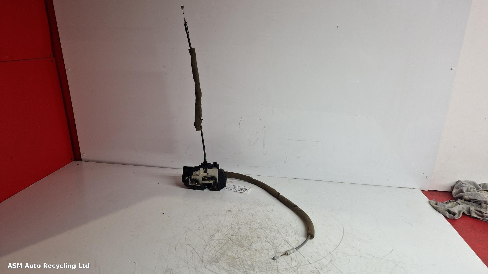 View Auto part Door Lock Assembly Nissan Qashqai 2010