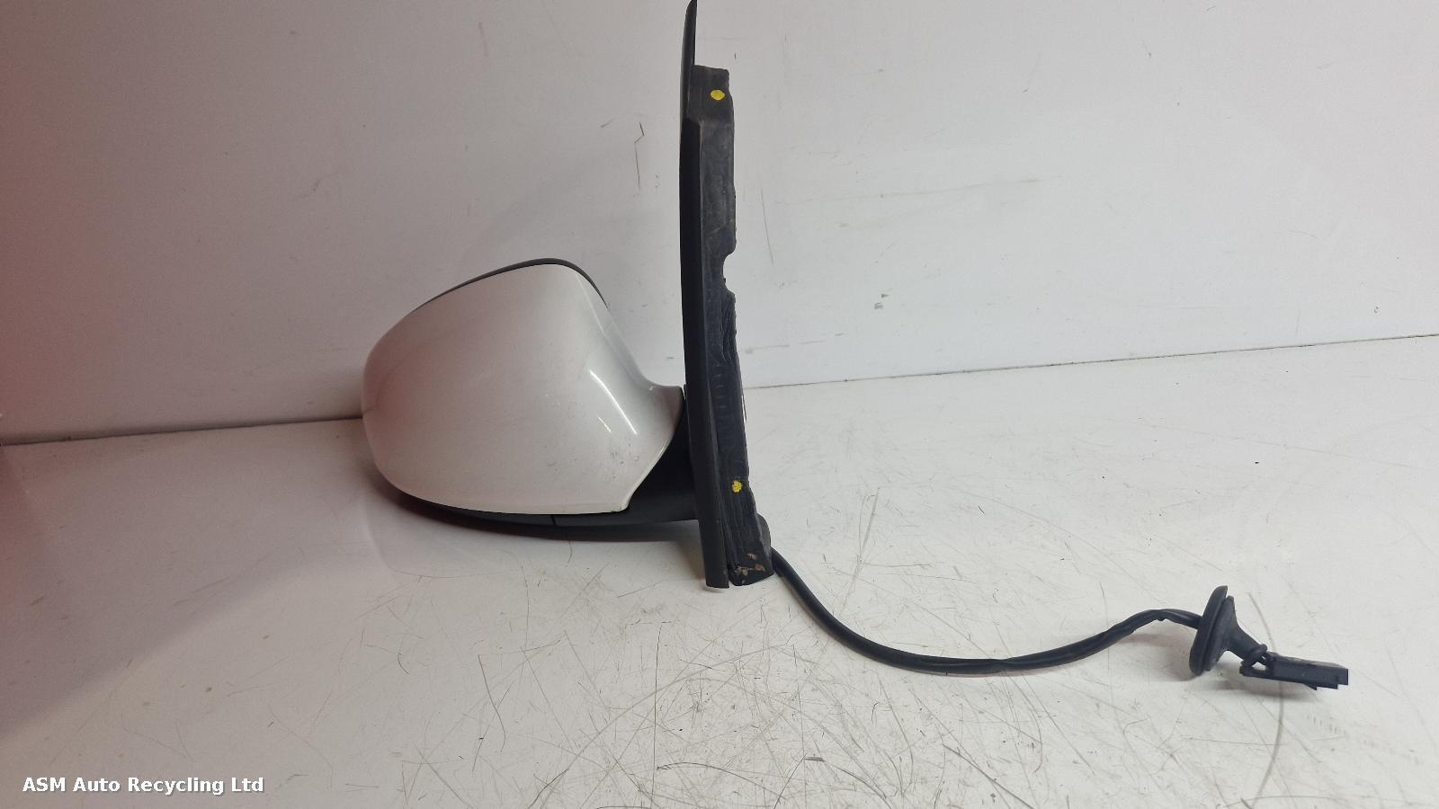 View Auto part R Door Mirror Vauxhall Astra 2010