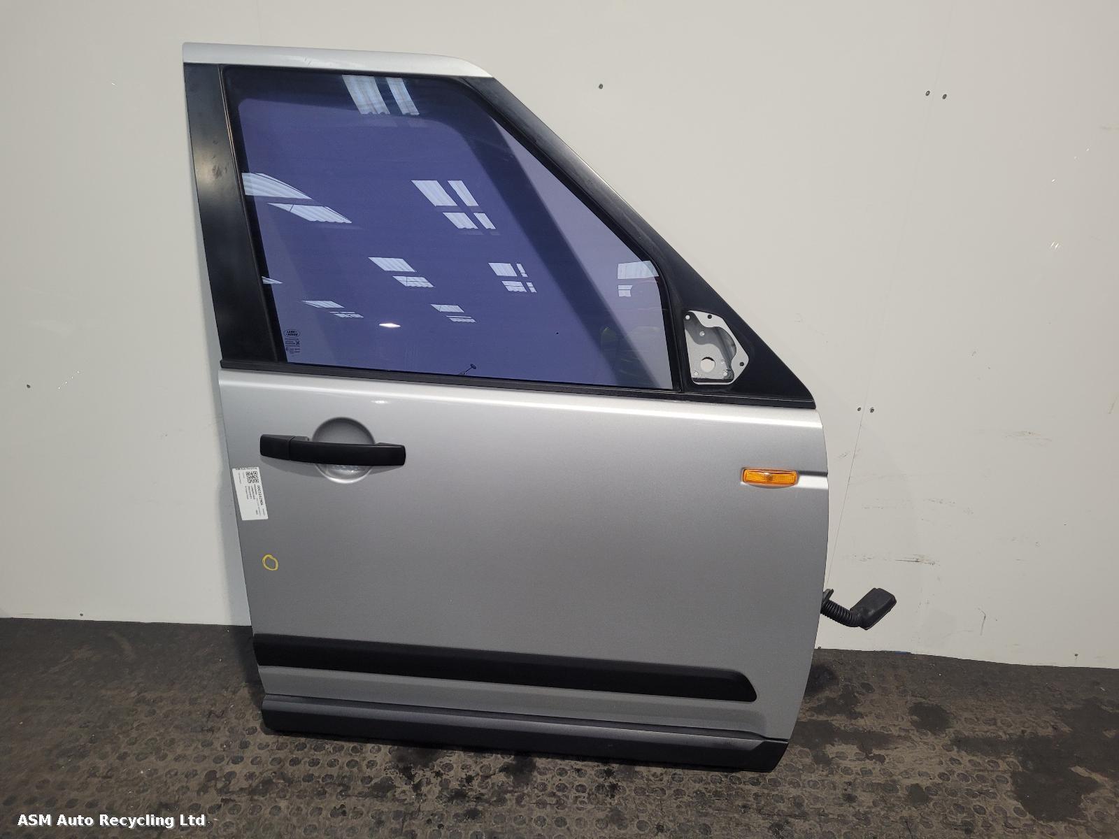 View Auto part R Front Door Land Rover Discovery 2005