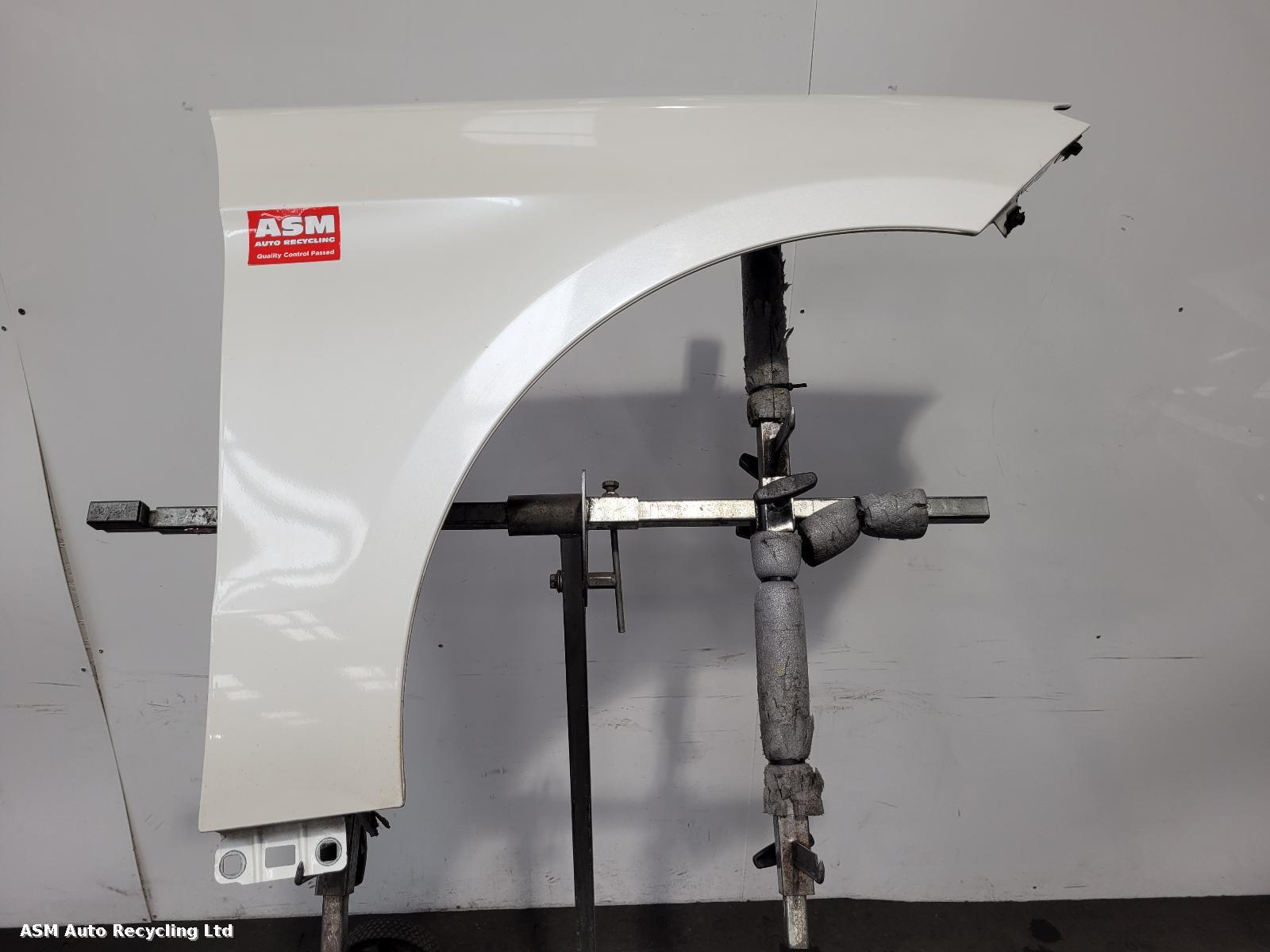 View Auto part R Wing Mercedes Gle Class 2017